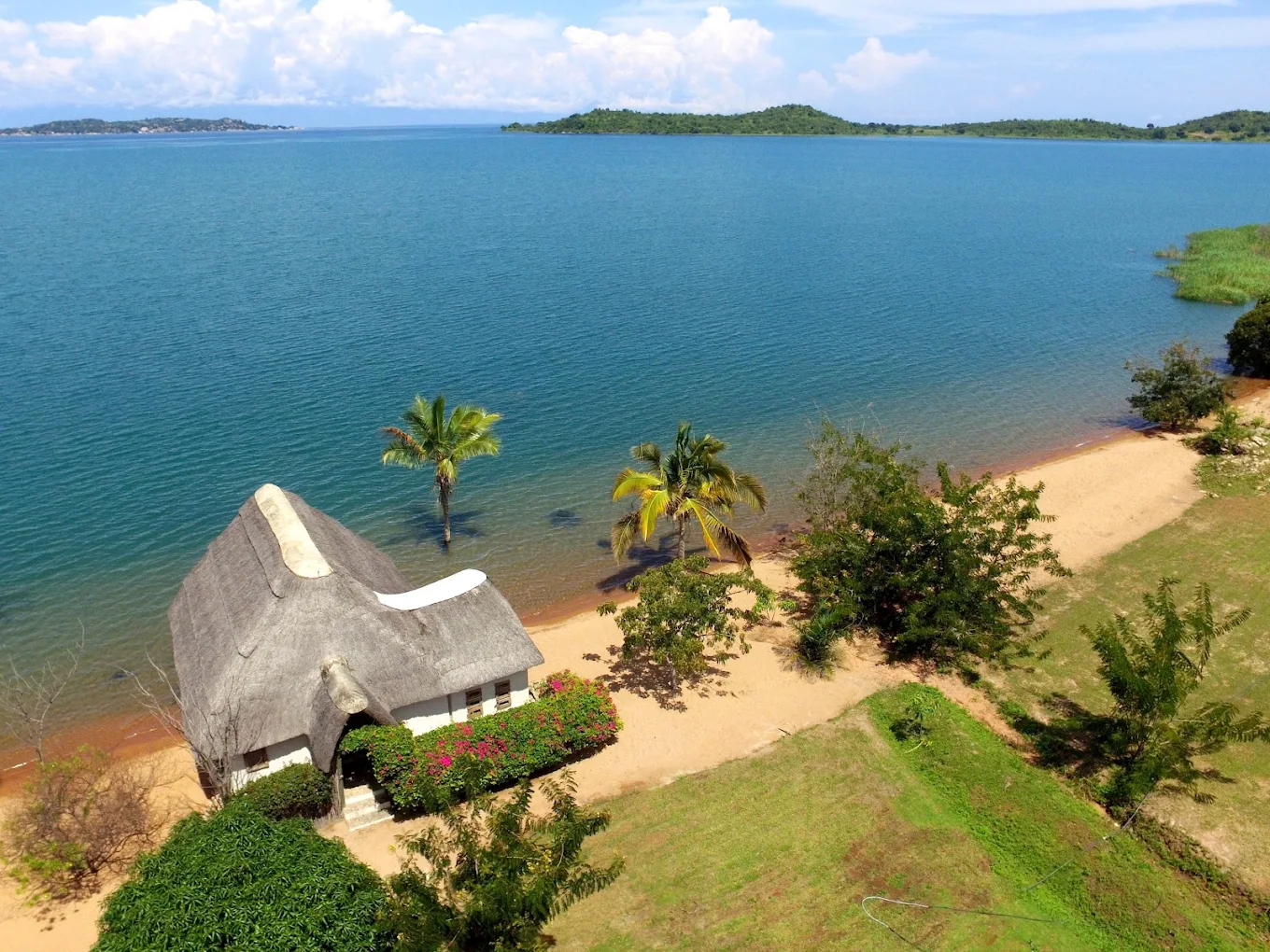 Lake Shore Lodge