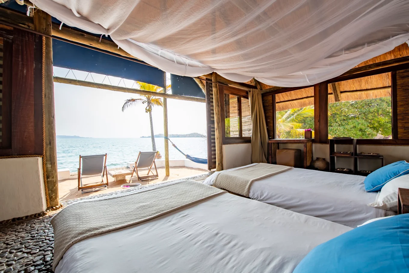 Lake Shore Lodge